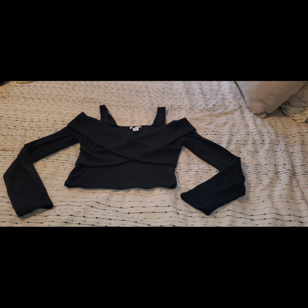 Black crop sweater
